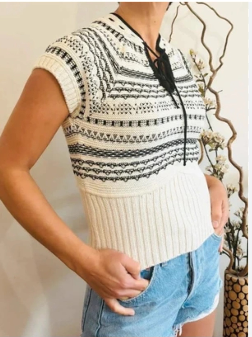 Zara Cream & Black Short-Sleeve Knit Top